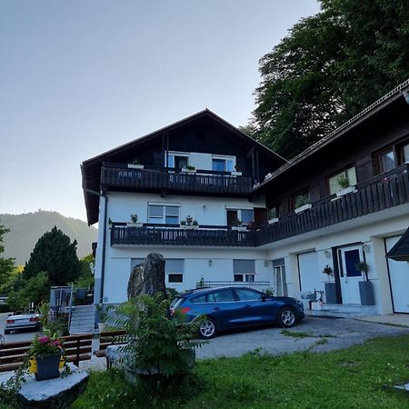 Ferienhaus Burgblick Treffen Luaran gambar
