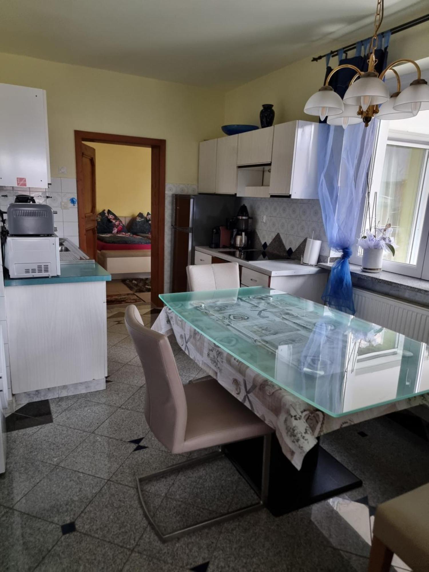 Ferienhaus Burgblick Treffen Bilik gambar
