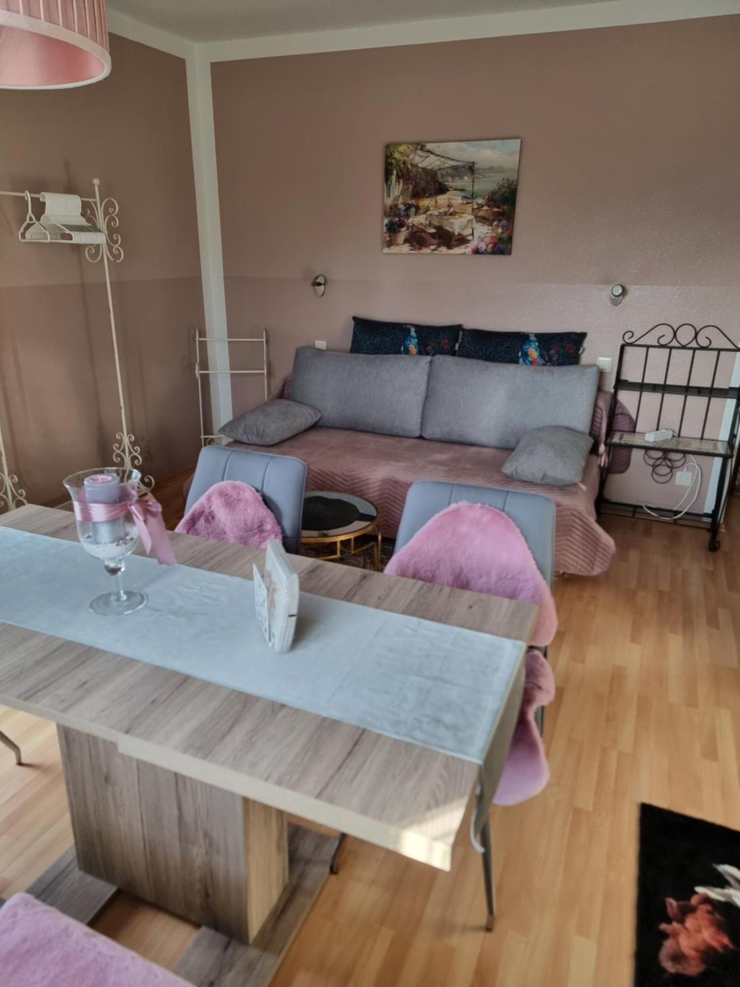 Ferienhaus Burgblick Treffen Luaran gambar