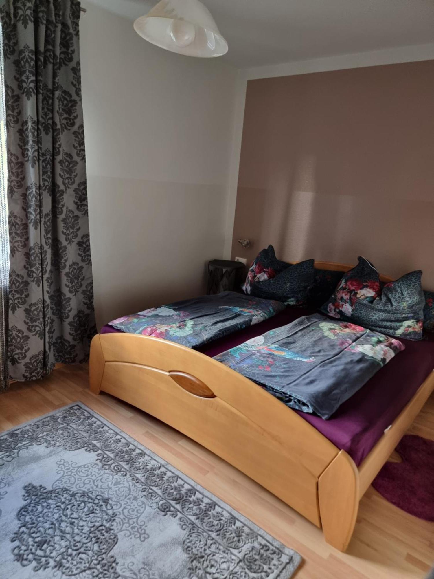 Ferienhaus Burgblick Treffen Bilik gambar