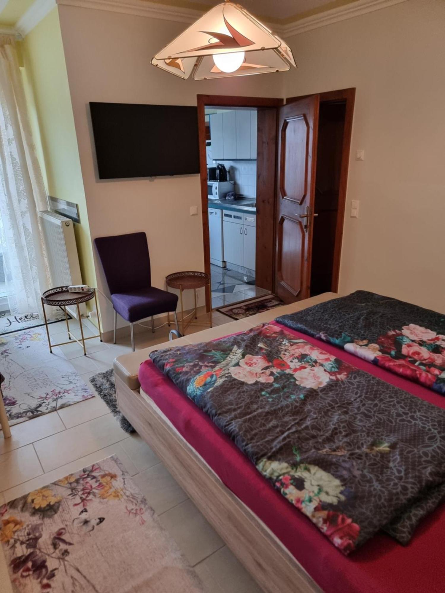Ferienhaus Burgblick Treffen Bilik gambar