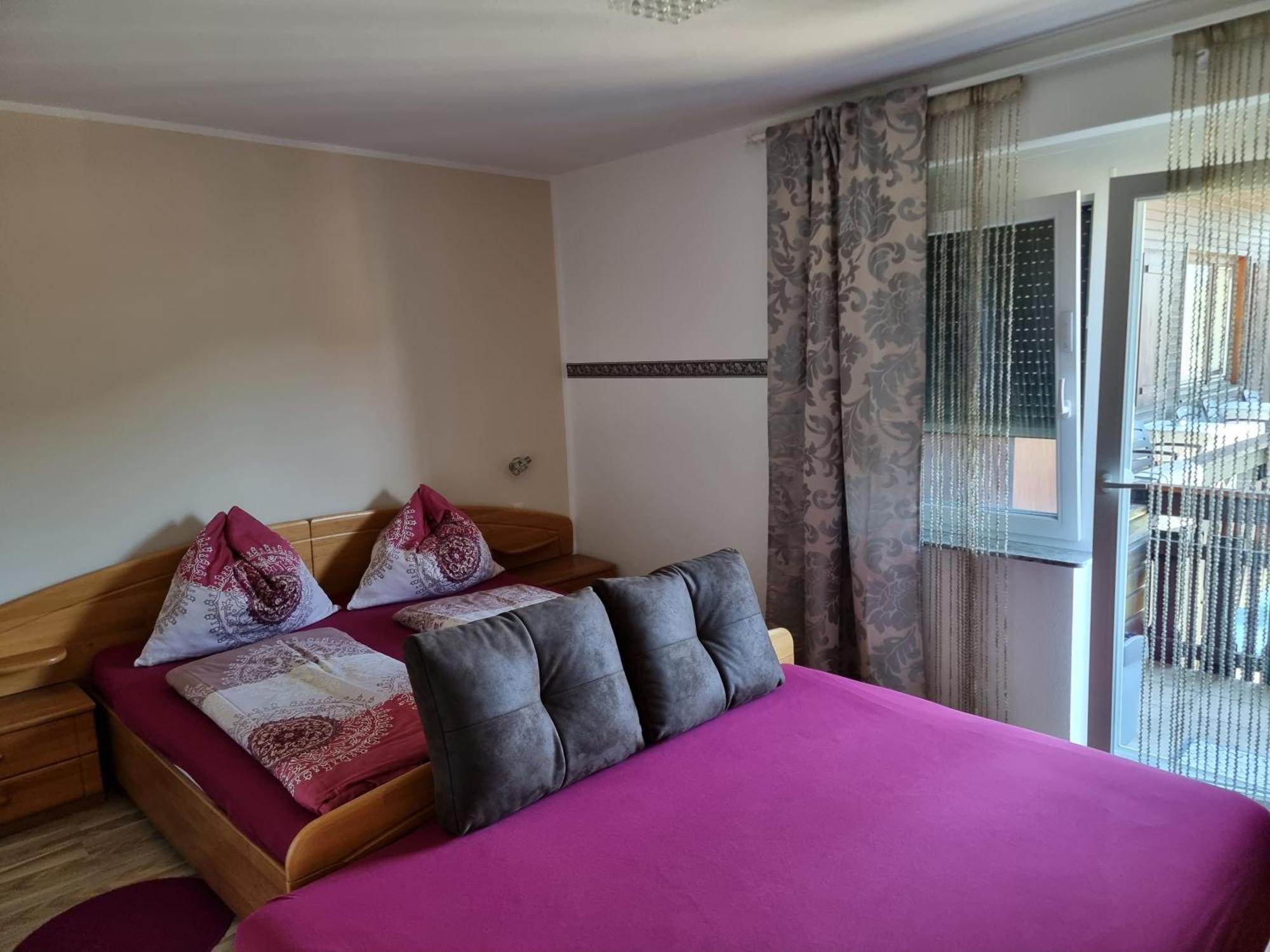 Ferienhaus Burgblick Treffen Bilik gambar