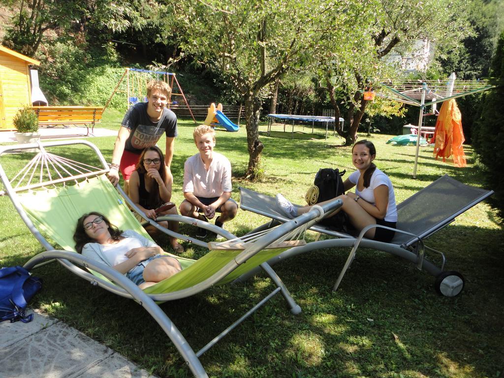 Ferienhaus Burgblick Treffen Luaran gambar