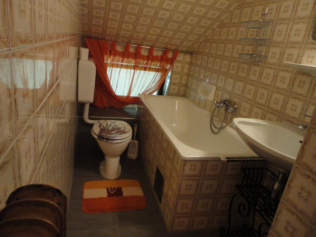 Ferienhaus Burgblick Treffen Bilik gambar