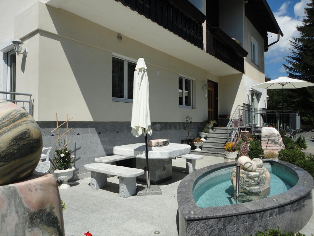 Ferienhaus Burgblick Treffen Luaran gambar