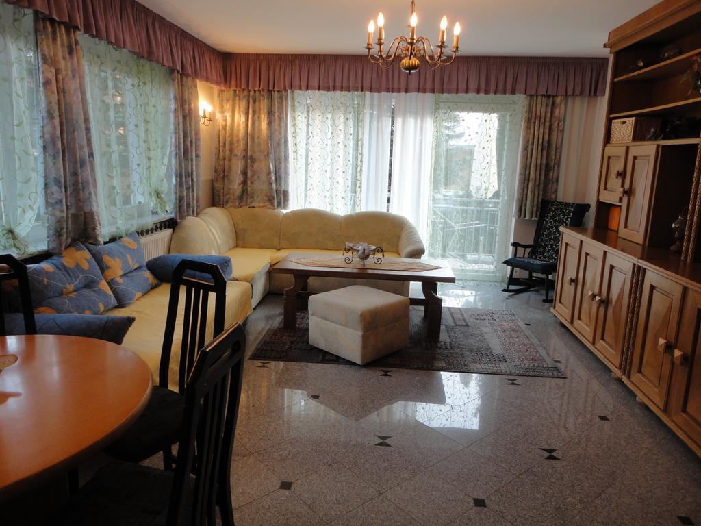 Ferienhaus Burgblick Treffen Luaran gambar