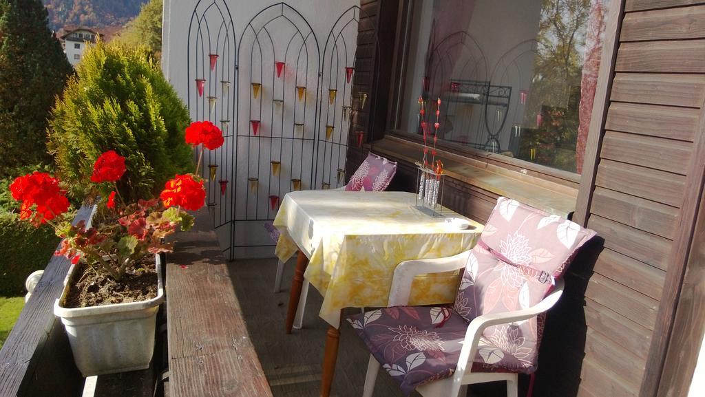 Ferienhaus Burgblick Treffen Bilik gambar