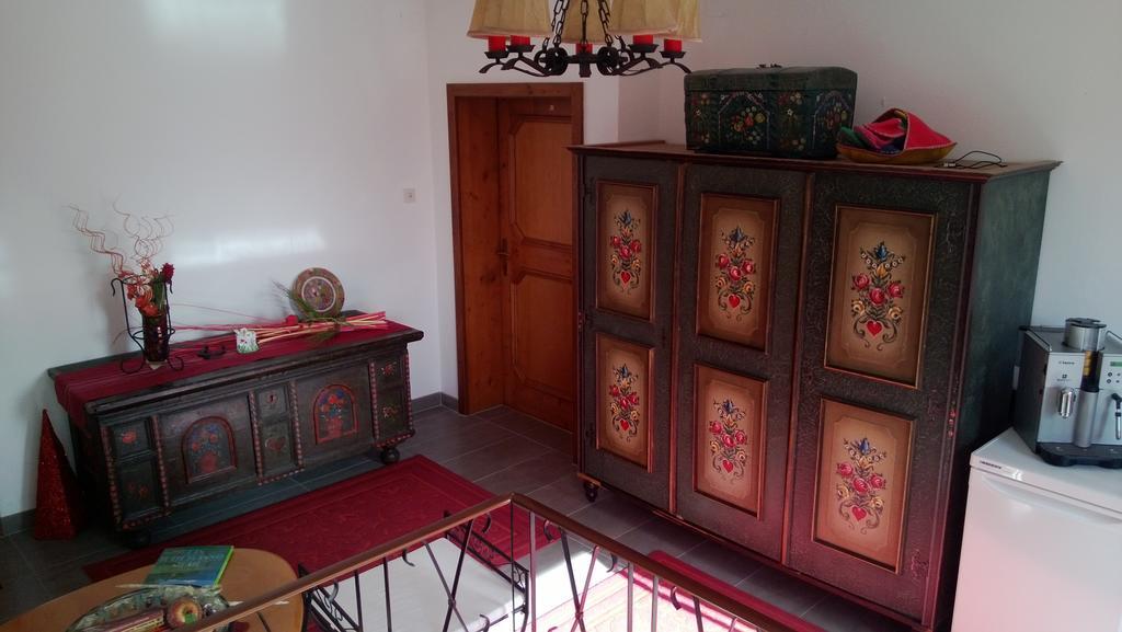 Ferienhaus Burgblick Treffen Luaran gambar