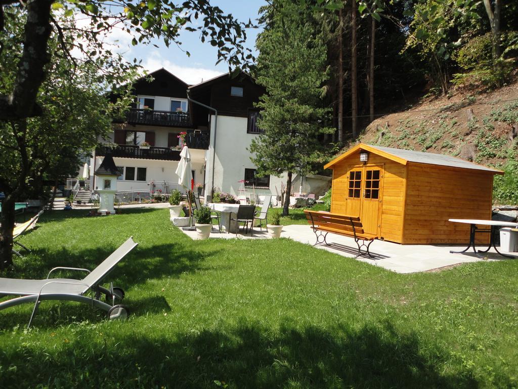Ferienhaus Burgblick Treffen Luaran gambar