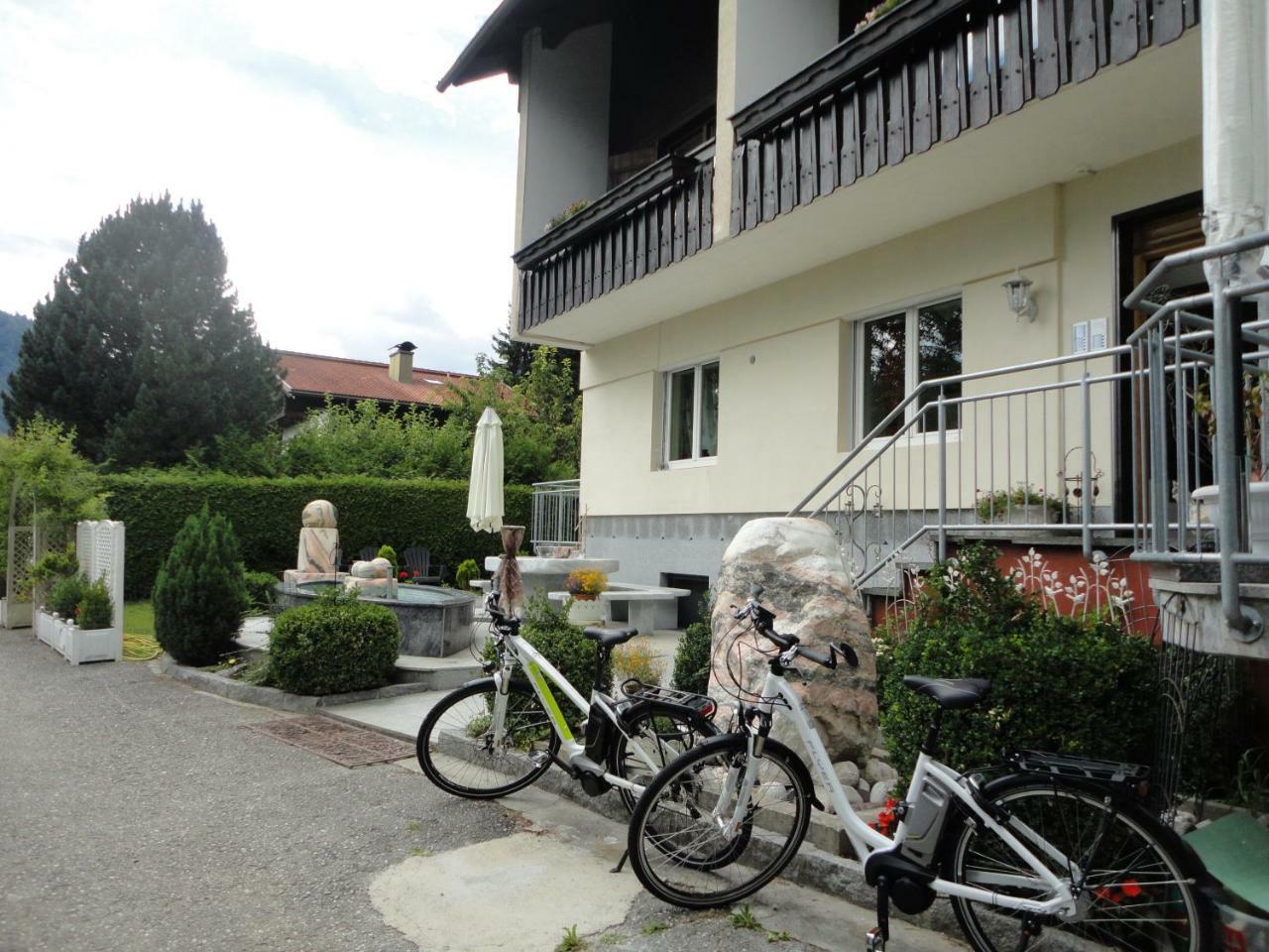 Ferienhaus Burgblick Treffen Luaran gambar